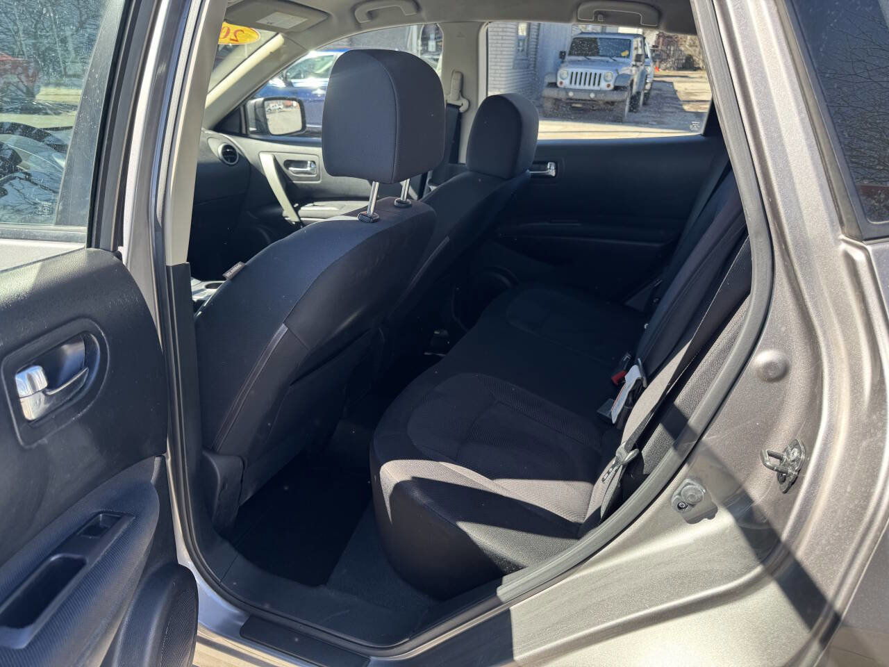 Used 2015 Nissan Rogue S w/ Convenience Package image 9