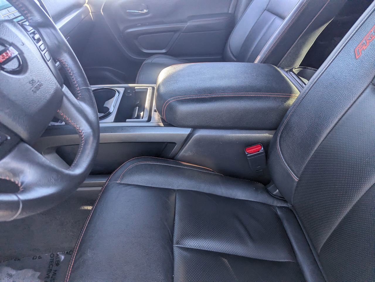 Used 2021 Nissan Titan PRO-4X w/ Pro-4x Convenience Package AWD/4WD image 18