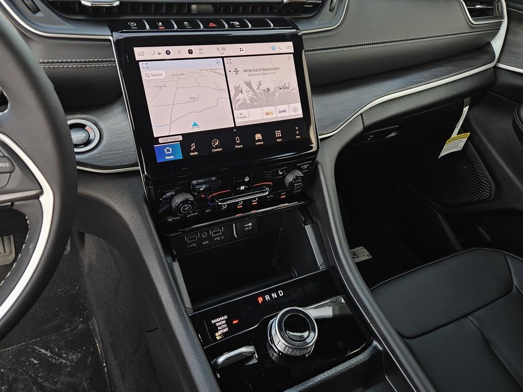 New 2025 Jeep Grand Cherokee Limited image 17