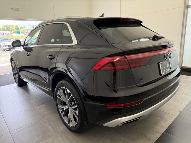 Used 2025 Audi Q8 Premium image 5