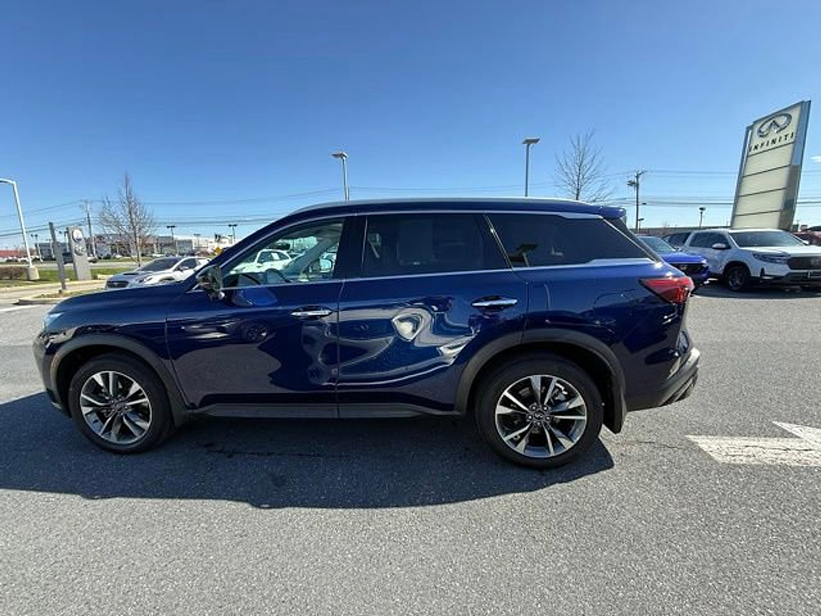 Used 2025 INFINITI QX60 Luxe w/ Lighting Package (N94) image 7