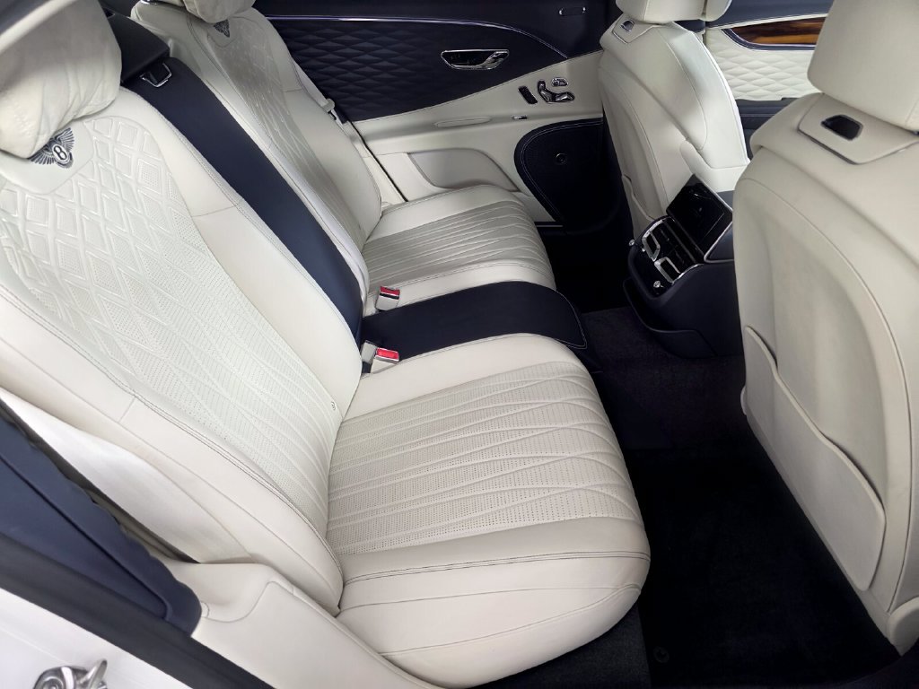 Used 2021 Bentley Flying Spur W12 AWD/4WD image 32