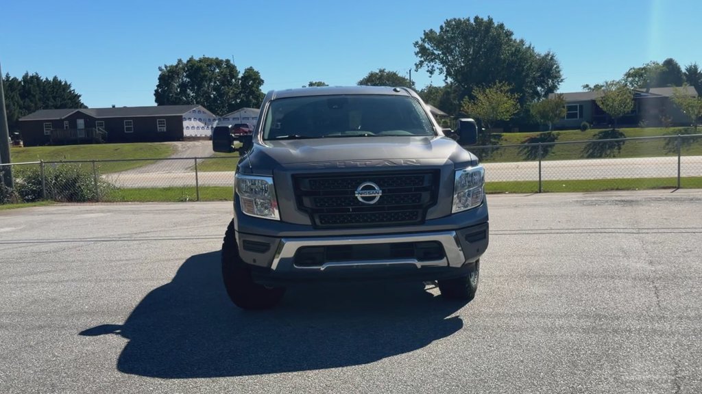 Used 2021 Nissan Titan SV w/ SV Convenience Package AWD/4WD image 3