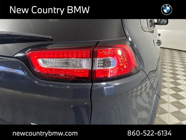 Used 2017 Jeep Cherokee Trailhawk w/ Comfort/Convenience Group image 32