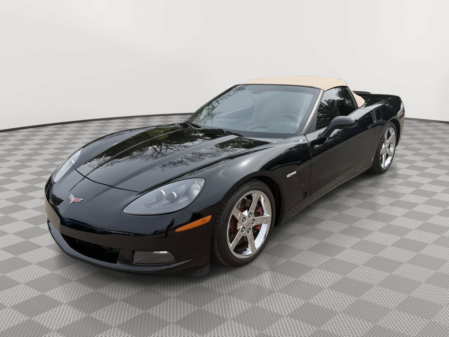 Used 2007 Chevrolet Corvette Convertible w/ Preferred Equipment Group RWD image 3