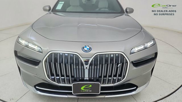 Used 2024 BMW i7 xDrive60 image 9