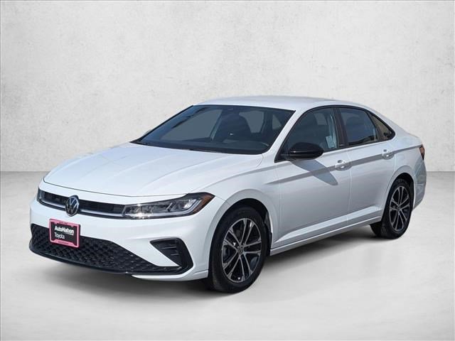 Used 2025 Volkswagen Jetta Sport image 1