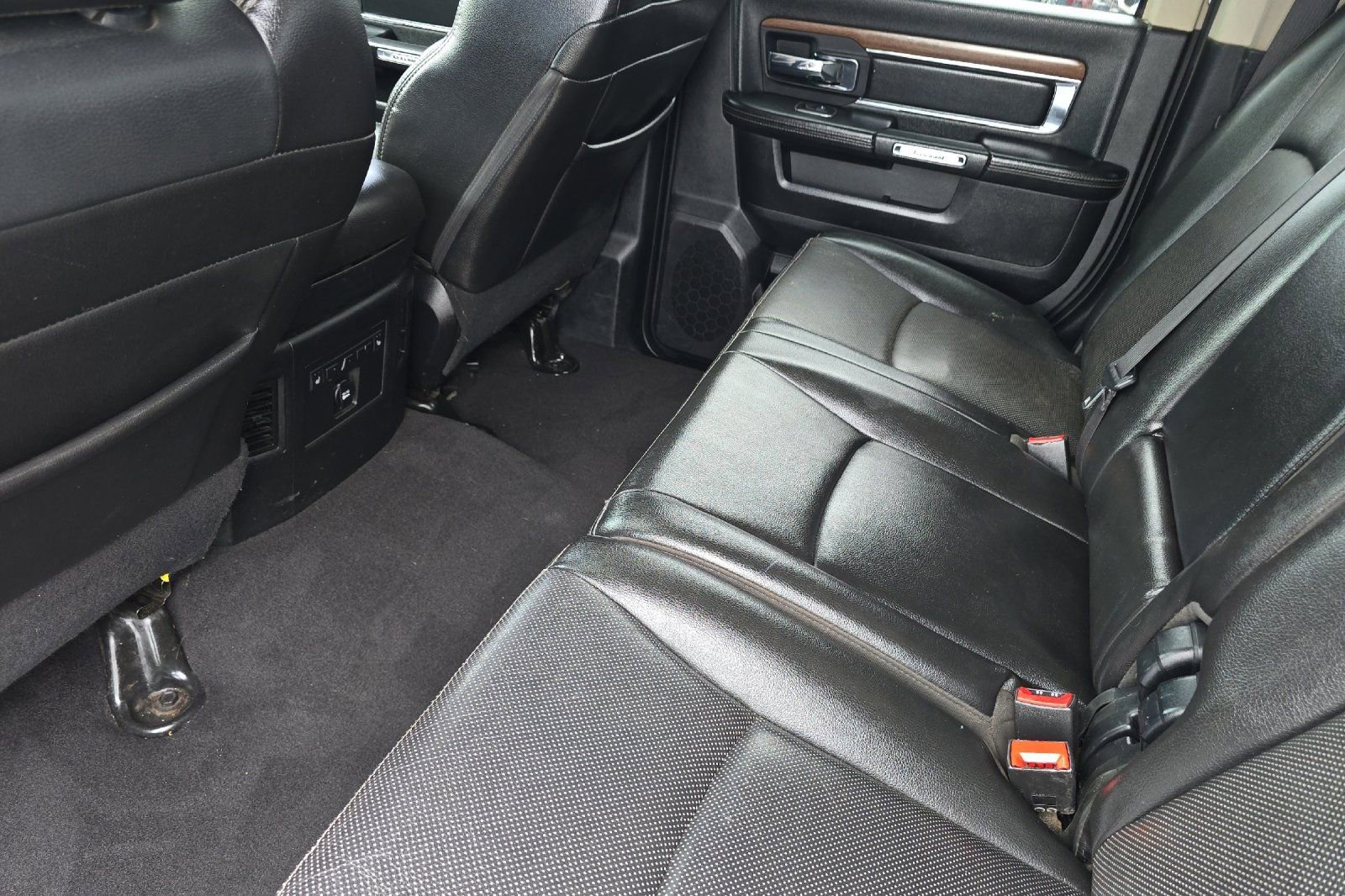 Used 2014 RAM 3500 Laramie AWD/4WD image 12