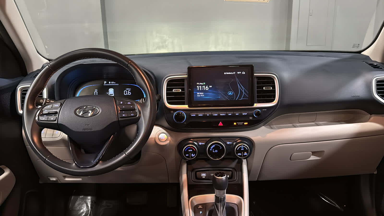 Used 2023 Hyundai Venue Limited w/ Cargo Package FWD image 24