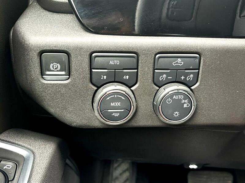 Used 2025 Chevrolet Silverado 1500 LT image 29