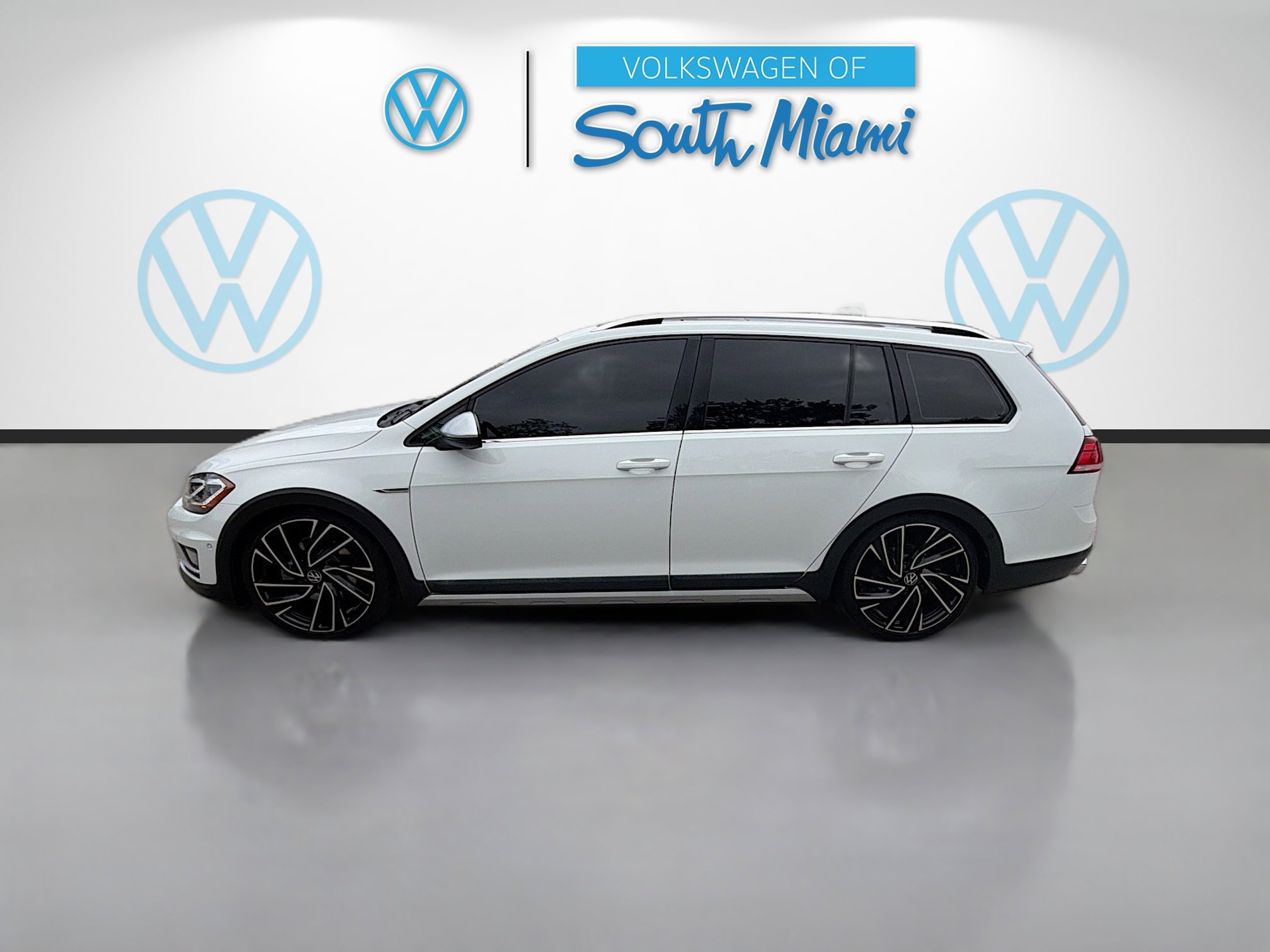 Used 2019 Volkswagen Golf Alltrack SE image 4