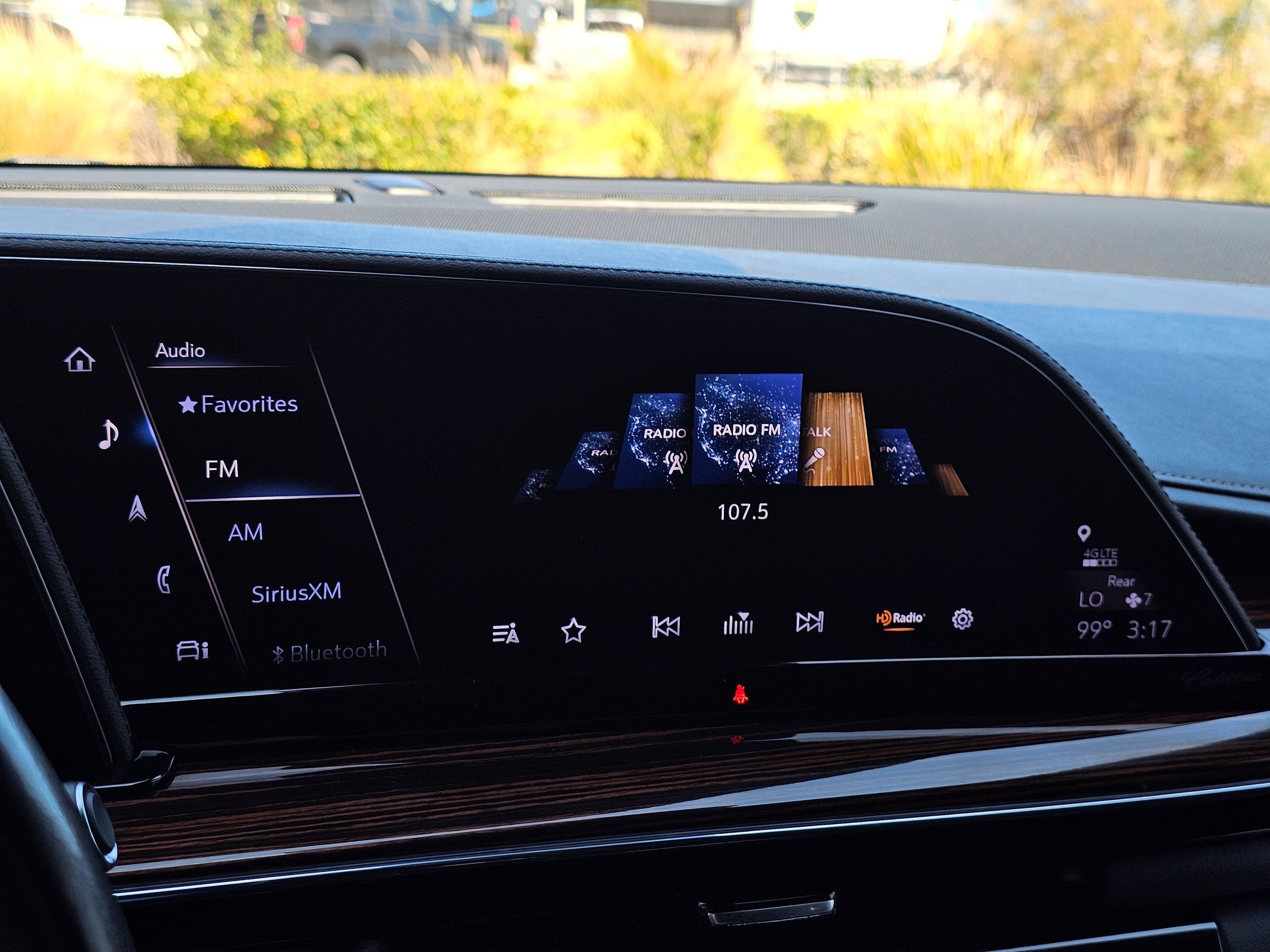 Used 2023 Cadillac Escalade Premium Luxury RWD image 46
