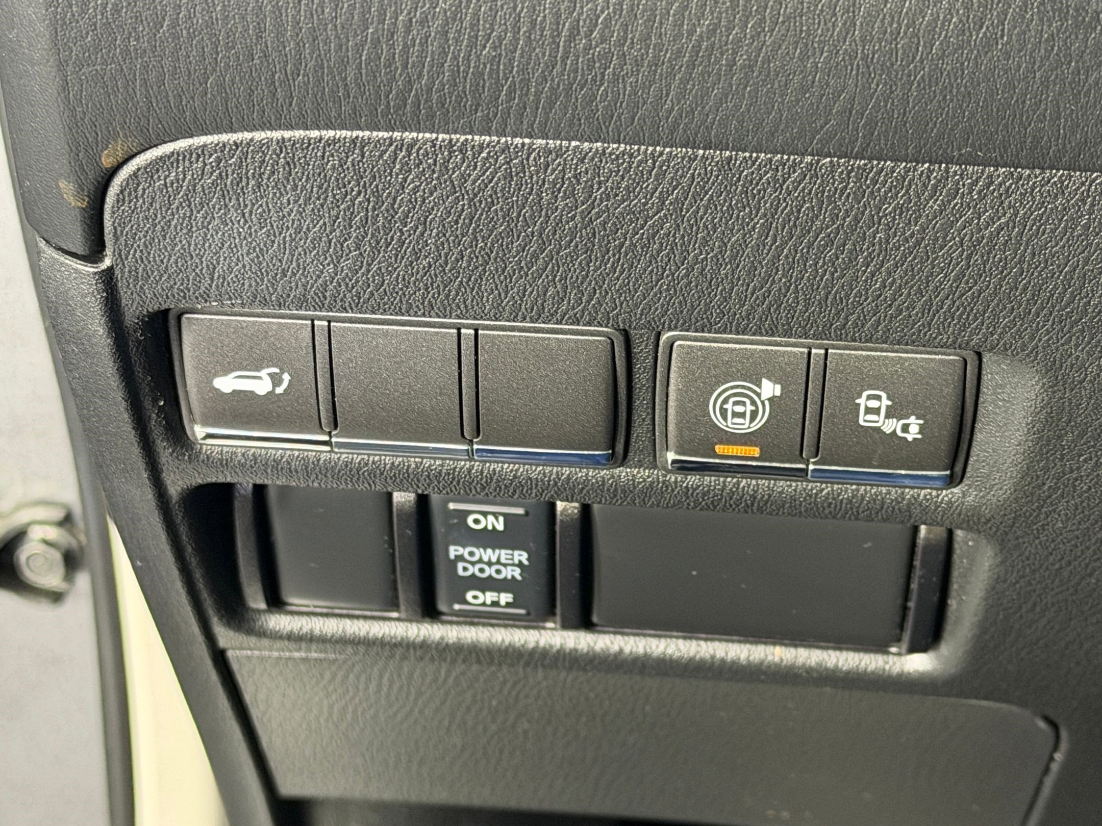 Used 2017 INFINITI QX80 2WD w/ Deluxe Technology Package image 17