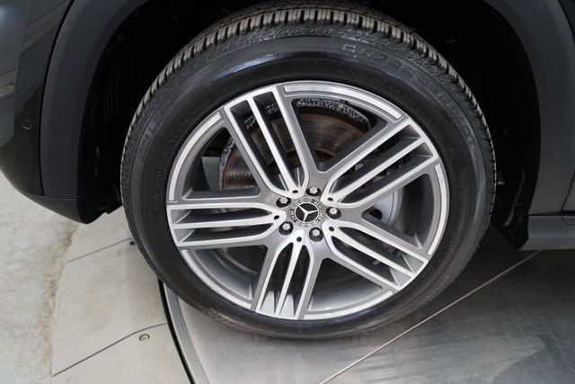 Used 2025 Mercedes-Benz GLS 450 4MATIC image 7
