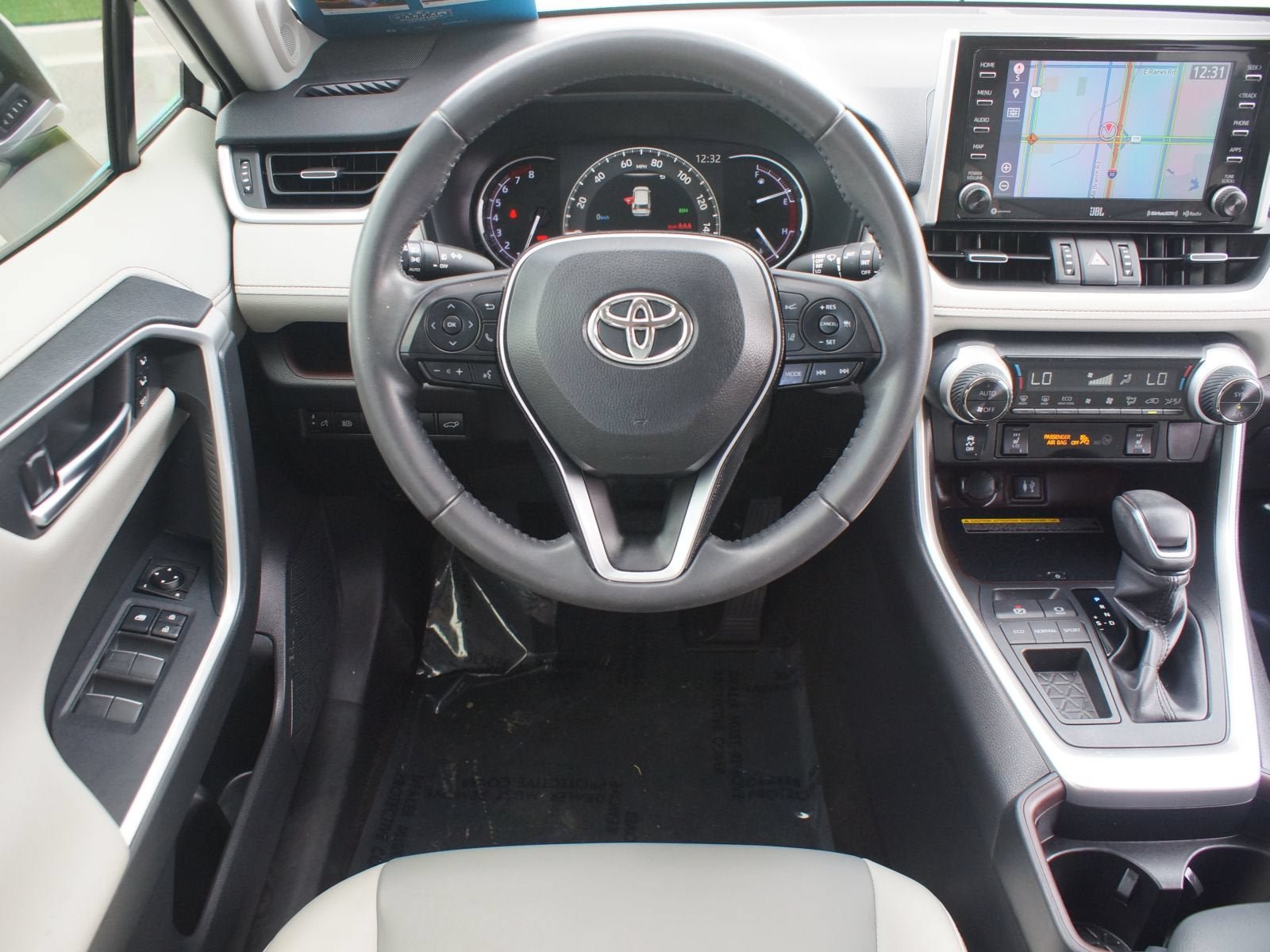 Used 2019 Toyota RAV4 Limited w/ Advanced Technology Package FWD image 5