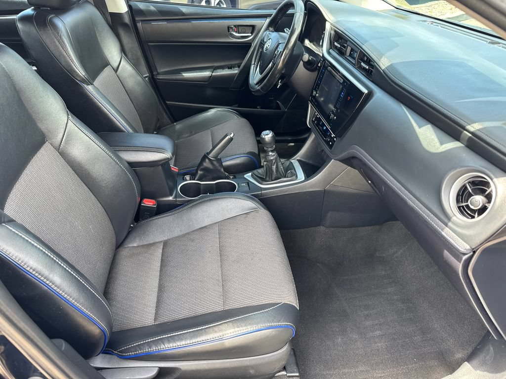 Used 2018 Toyota Corolla SE w/ Carpet Mat Package (TMS) FWD image 11