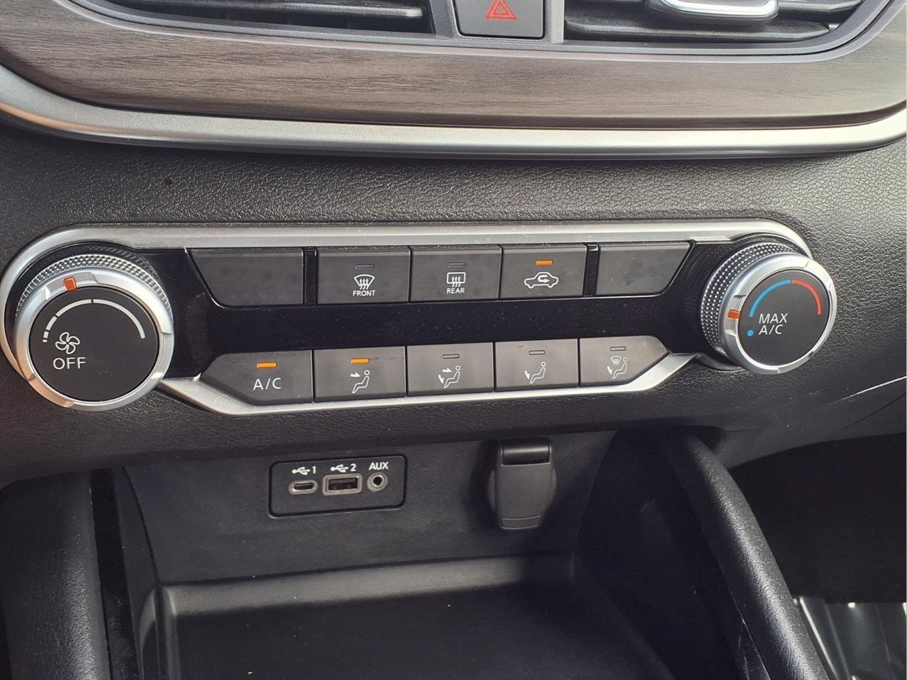 Used 2024 Nissan Altima 2.5 SV FWD image 14