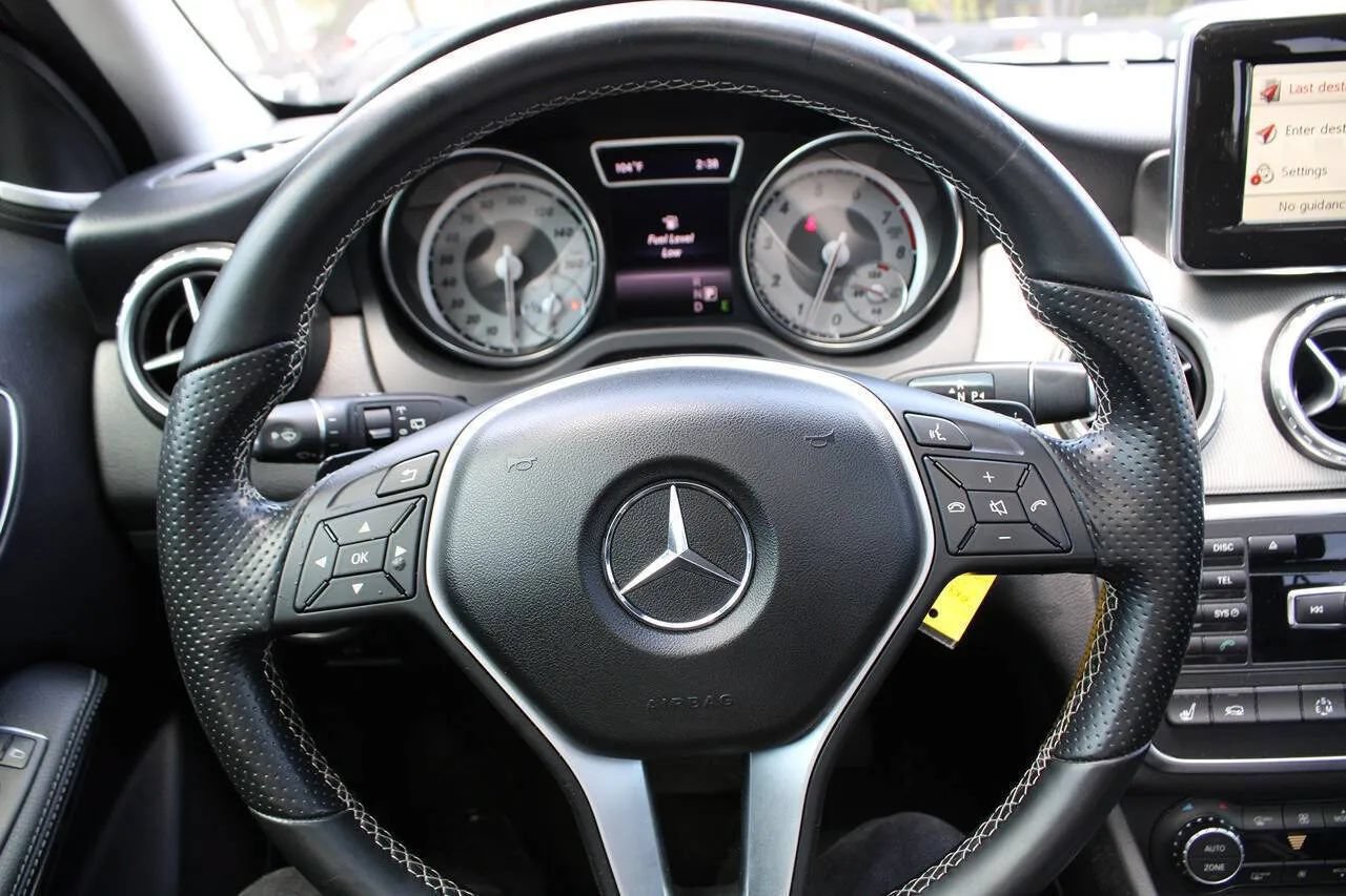 Used 2015 Mercedes-Benz GLA 250 4MATIC w/ Premium Package image 17