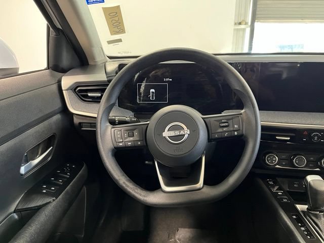 Used 2025 Nissan Kicks SV FWD image 21