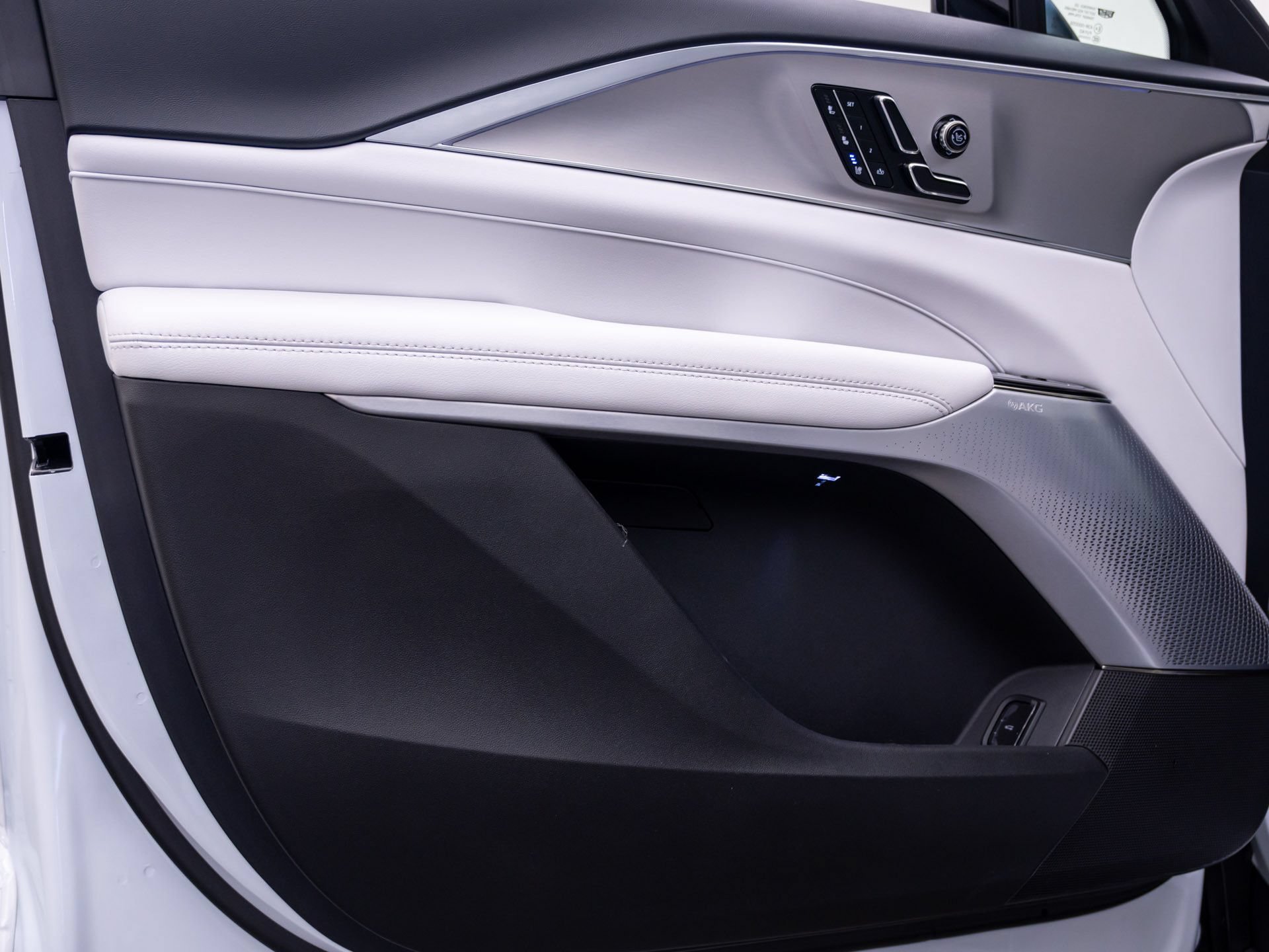 New 2027 Cadillac Lyriq Premium Sport AWD/4WD image 13