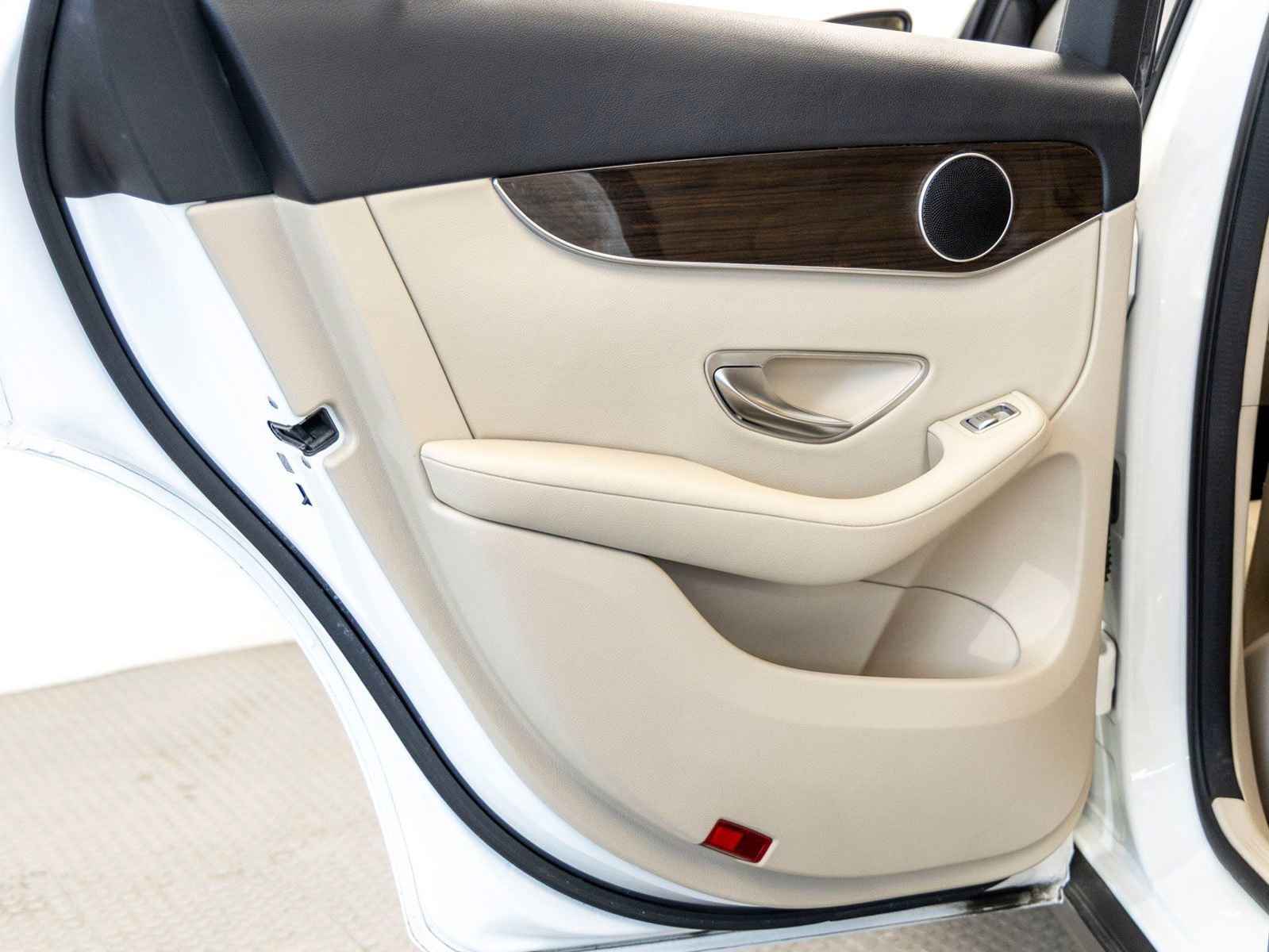 Used 2020 Mercedes-Benz GLC 300 4MATIC image 19