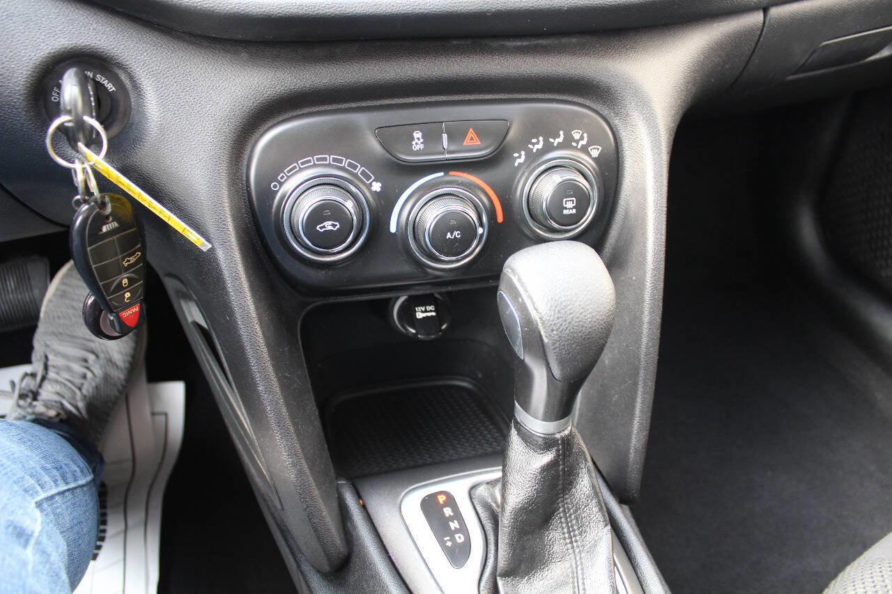 Used 2014 Dodge Dart SXT image 17
