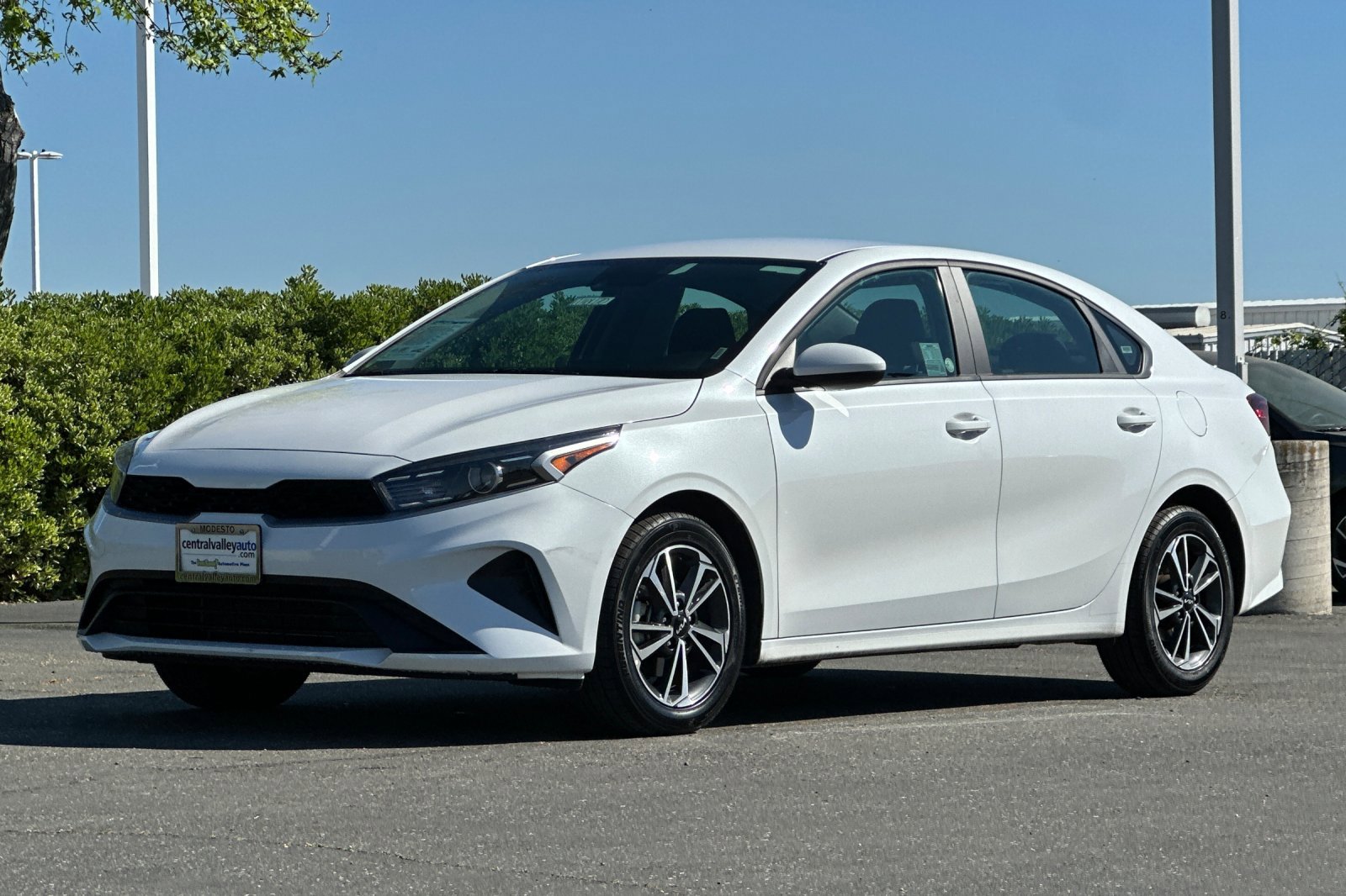 Used 2024 Kia Forte LXS image 8