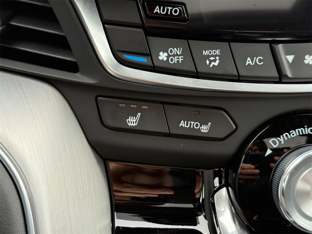 Certified 2025 Acura TLX w/ Technology Package image 21