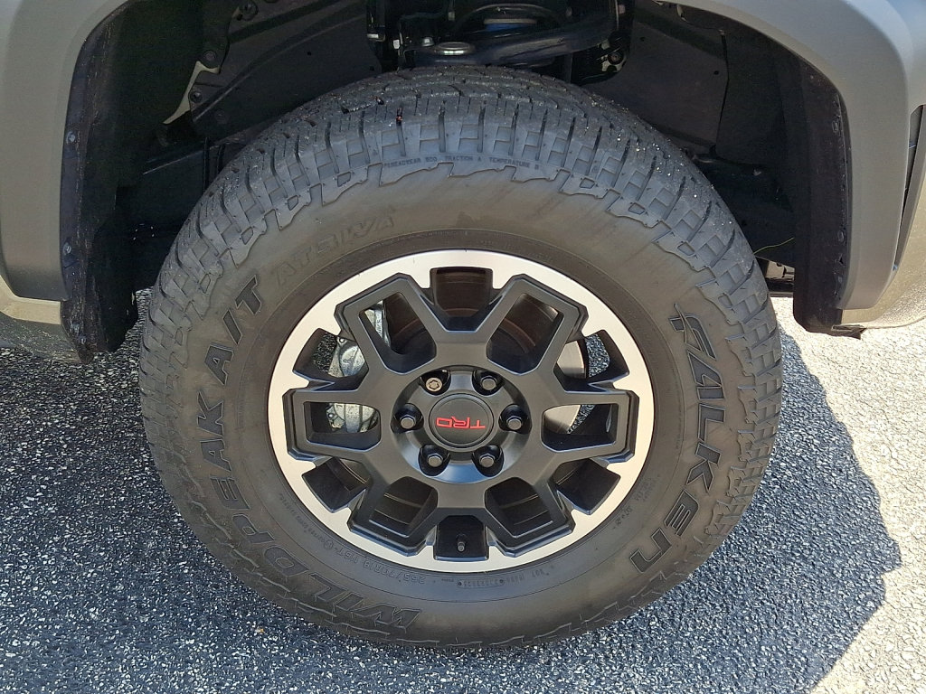 Used 2026 Toyota Tacoma TRD Off-Road w/ TRD Off Road Upgrade Package AWD/4WD image 9