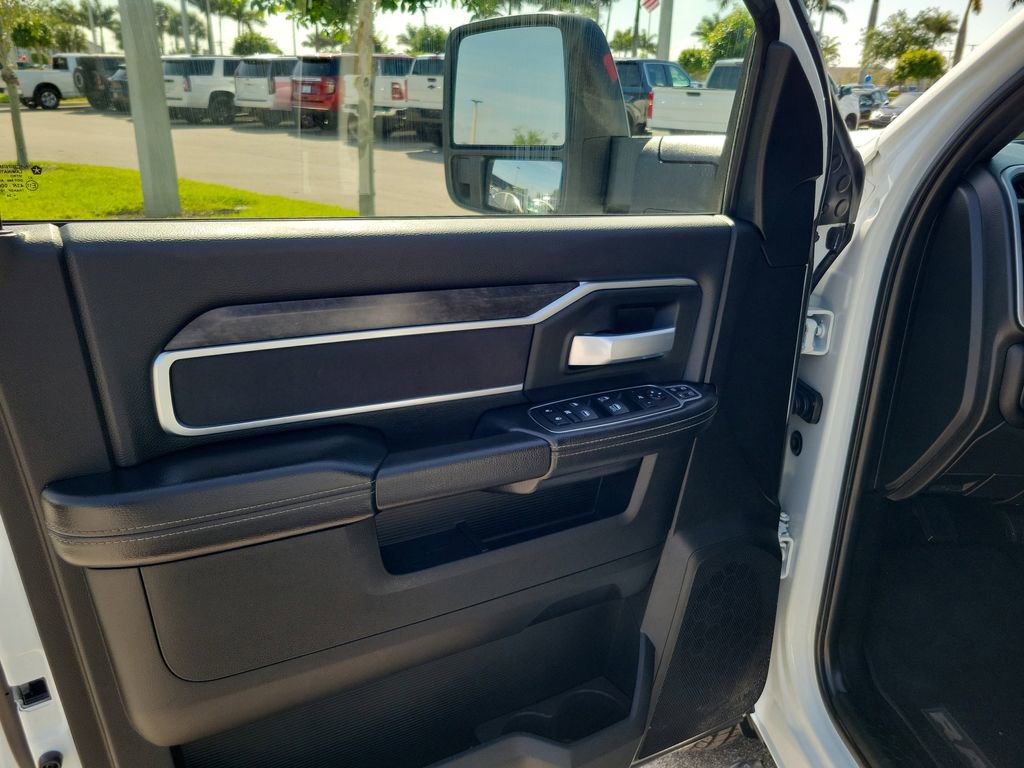 Used 2024 RAM 3500 Big Horn image 26