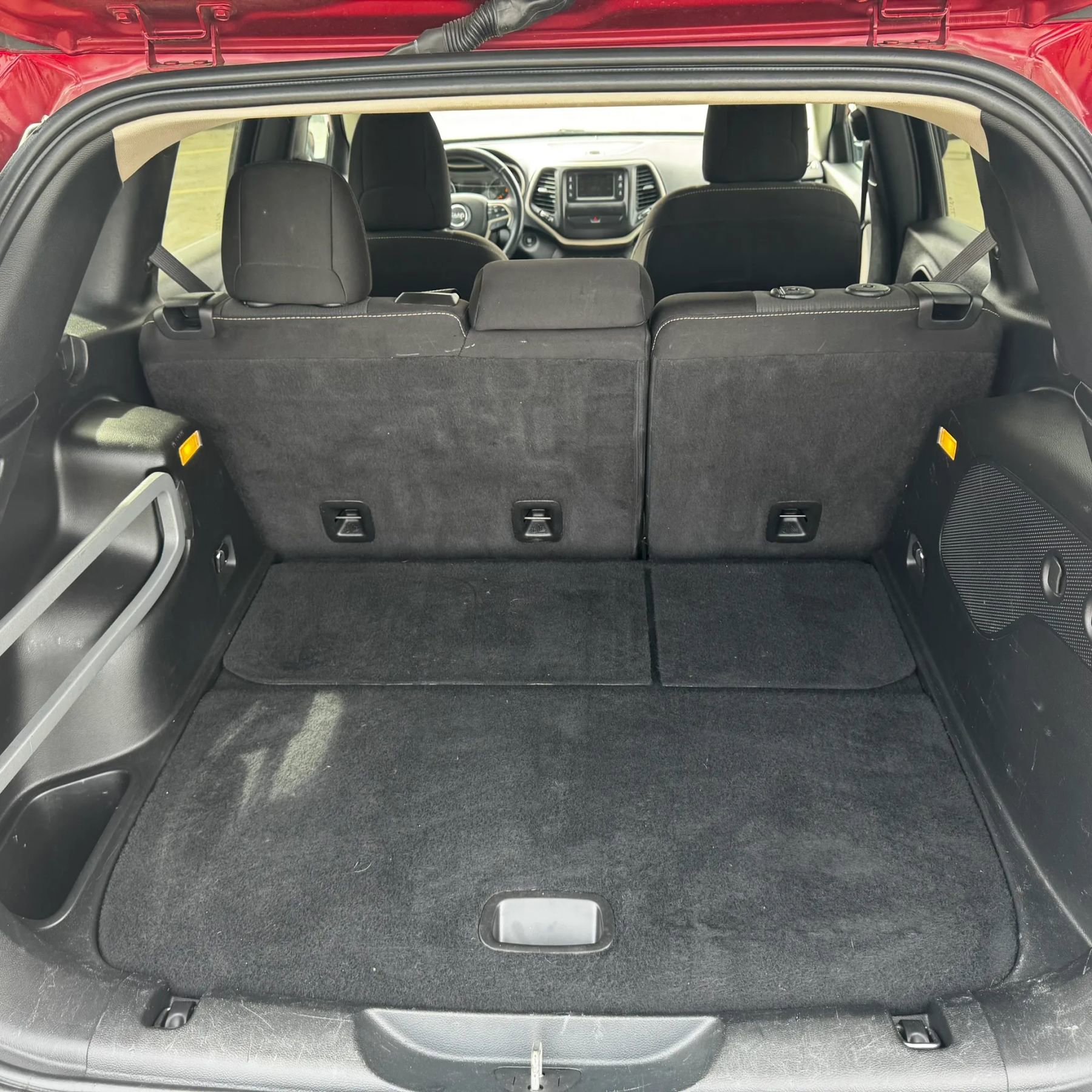 Used 2016 Jeep Cherokee Latitude w/ Comfort & Convenience Group image 9