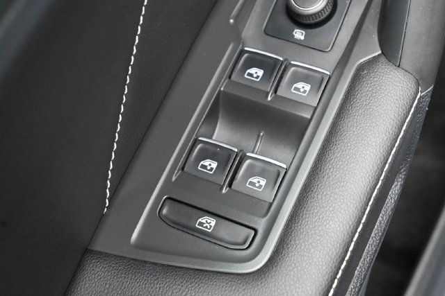 Used 2024 Volkswagen Tiguan SE AWD/4WD image 13