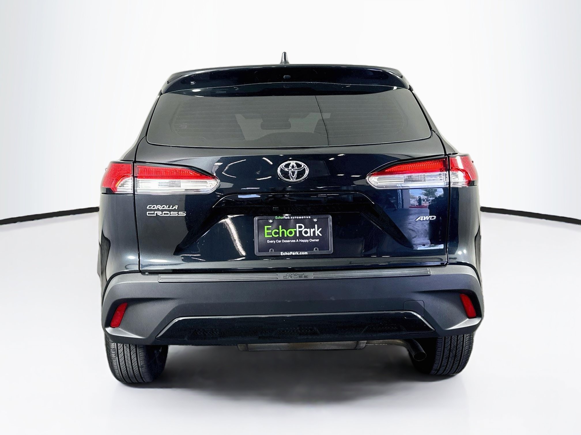 Used 2025 Toyota Corolla Cross L AWD/4WD image 7