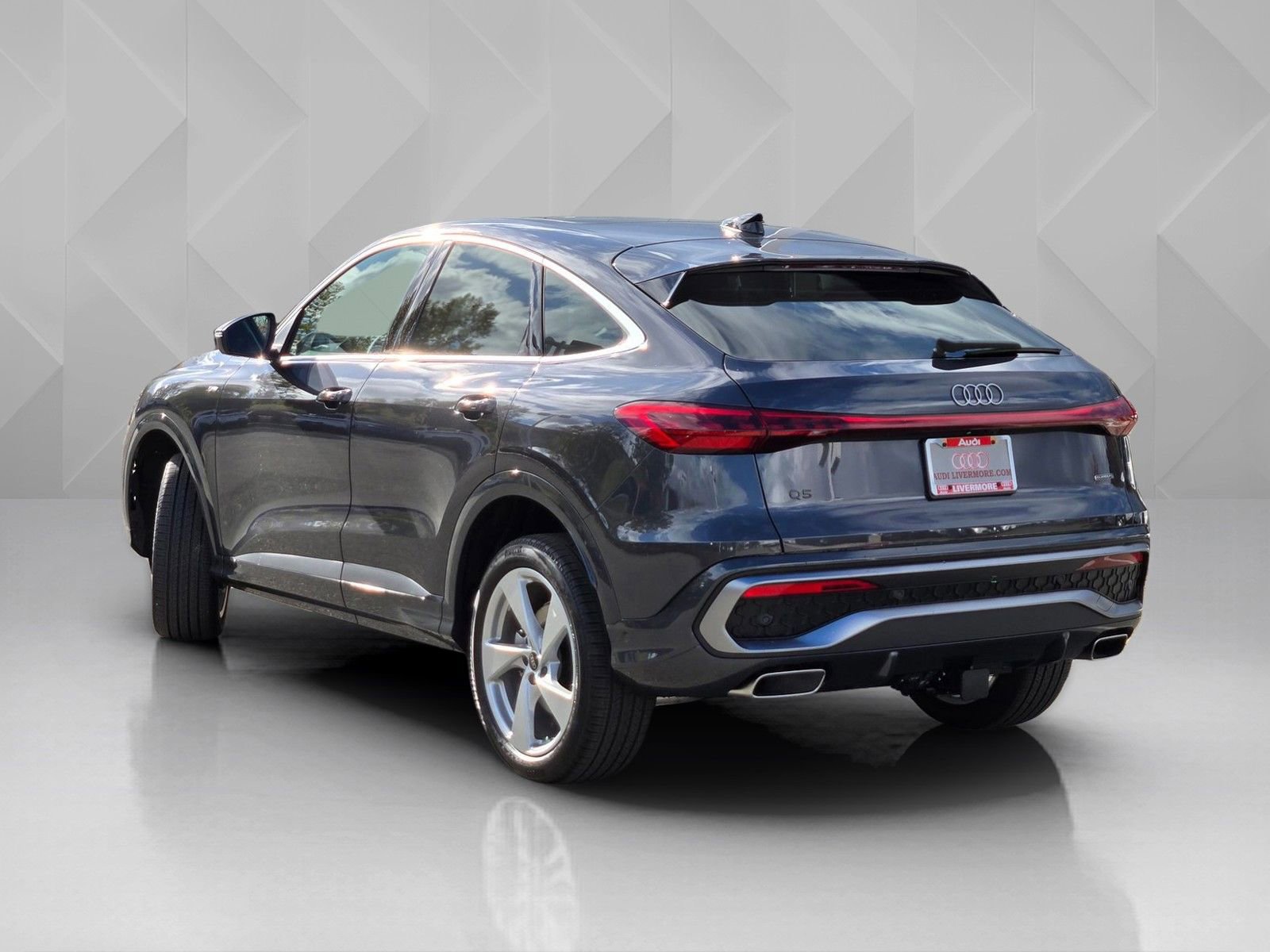 New 2025 Audi Q5 Premium Plus AWD/4WD image 4