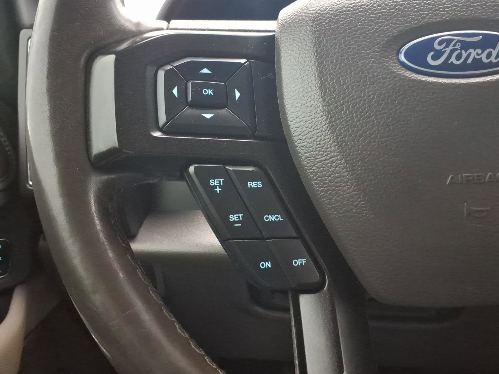 Used 2020 Ford Expedition Limited image 23