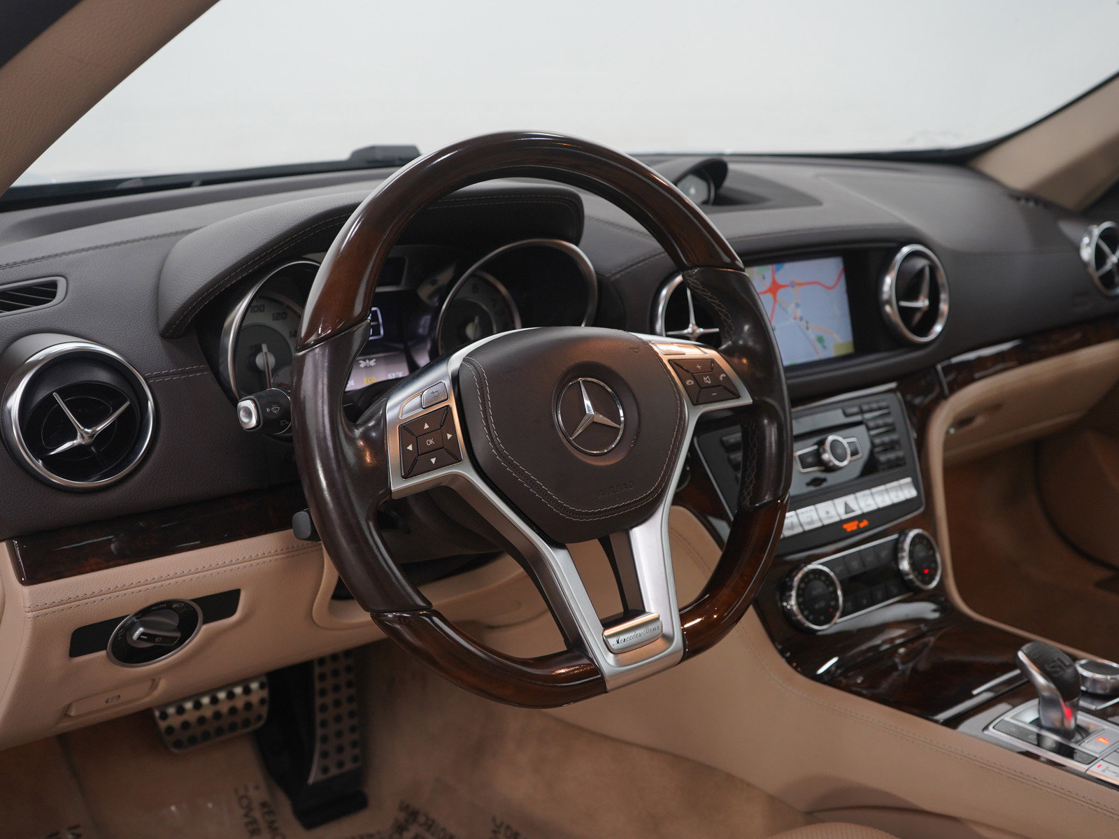 Used 2013 Mercedes-Benz SL 550 image 13