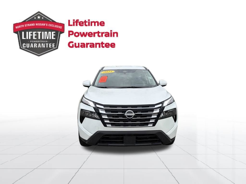 Used 2025 Nissan Rogue SV FWD image 12