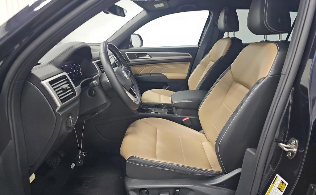 Used 2023 Volkswagen Atlas Cross Sport SE w/ Black Wheel Package image 3