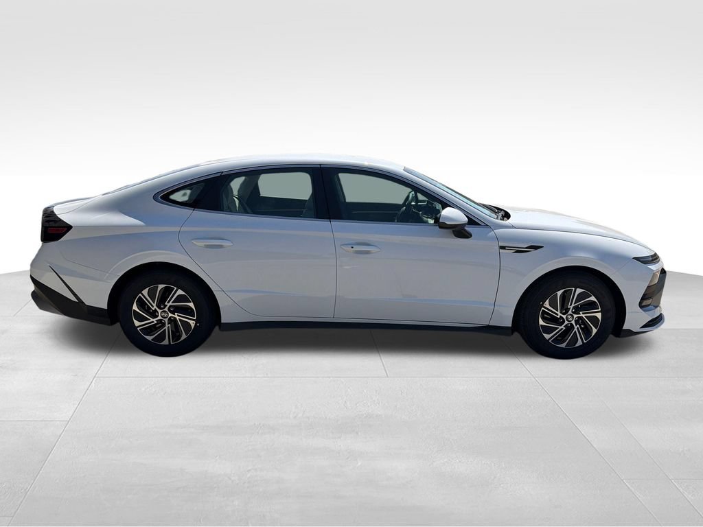 New 2026 Hyundai Sonata Blue FWD image 8
