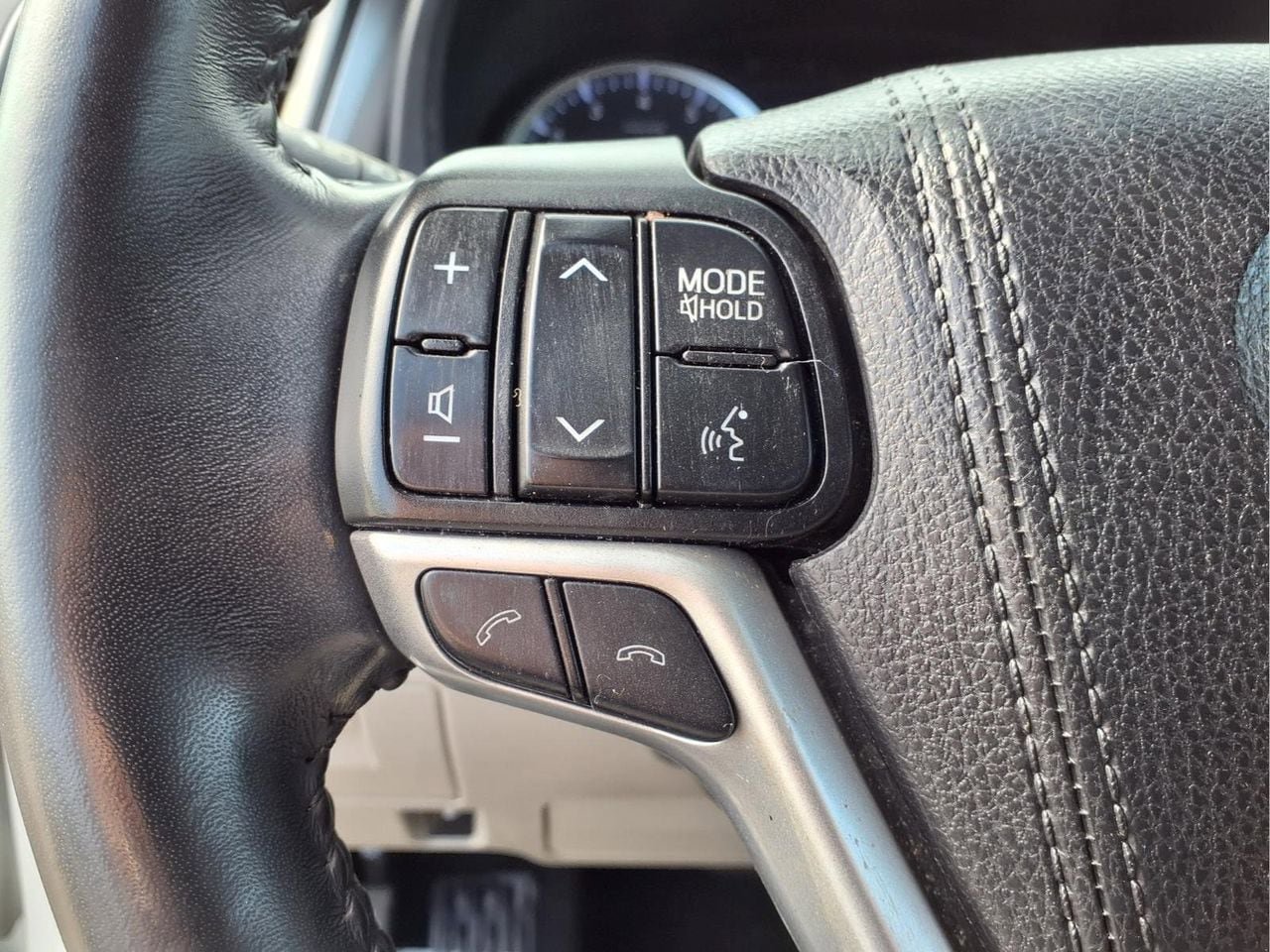 Used 2019 Toyota Highlander Plus AWD/4WD image 24