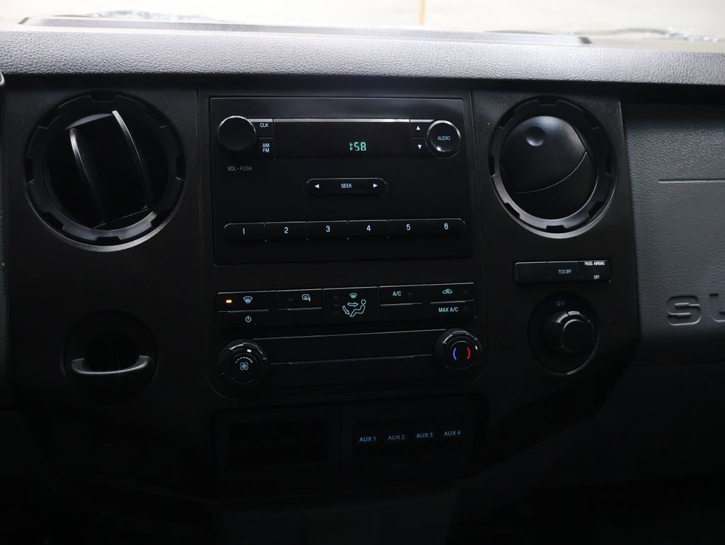 Used 2015 Ford F550 2WD Regular Cab Super Duty image 18