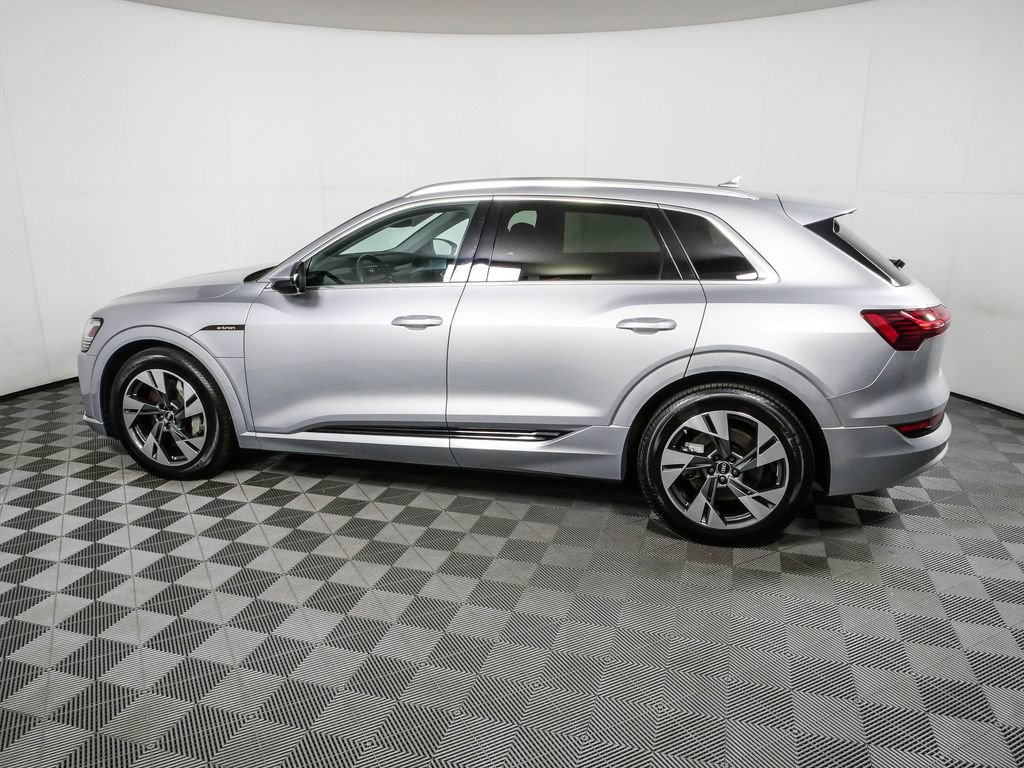 Certified 2022 Audi e-tron Premium AWD/4WD image 29