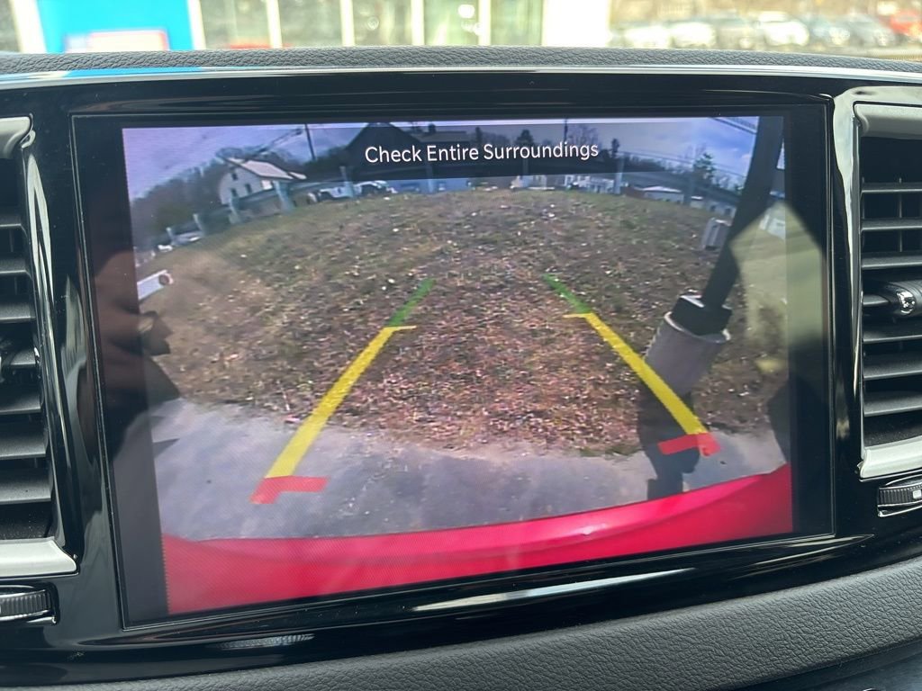 Used 2025 Chrysler Pacifica Select image 30