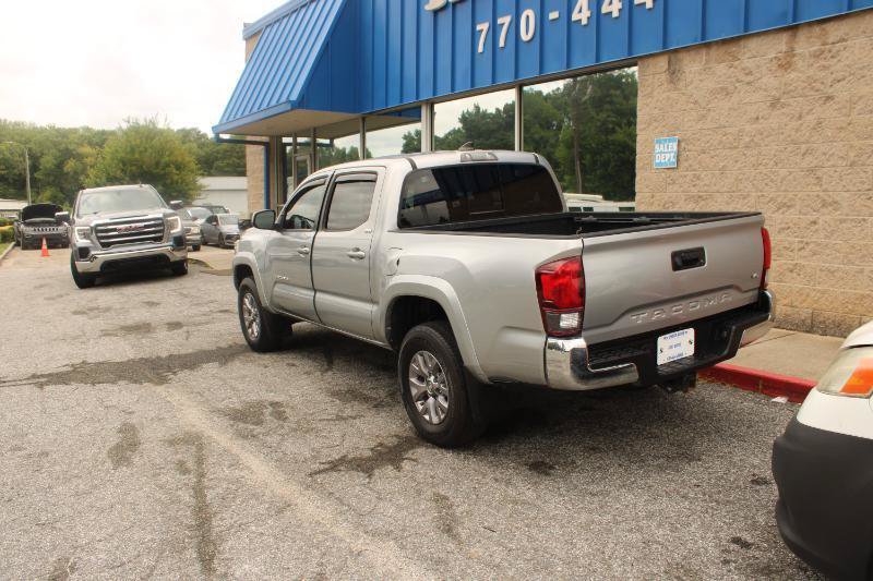 Used 2019 Toyota Tacoma SR5 RWD image 4