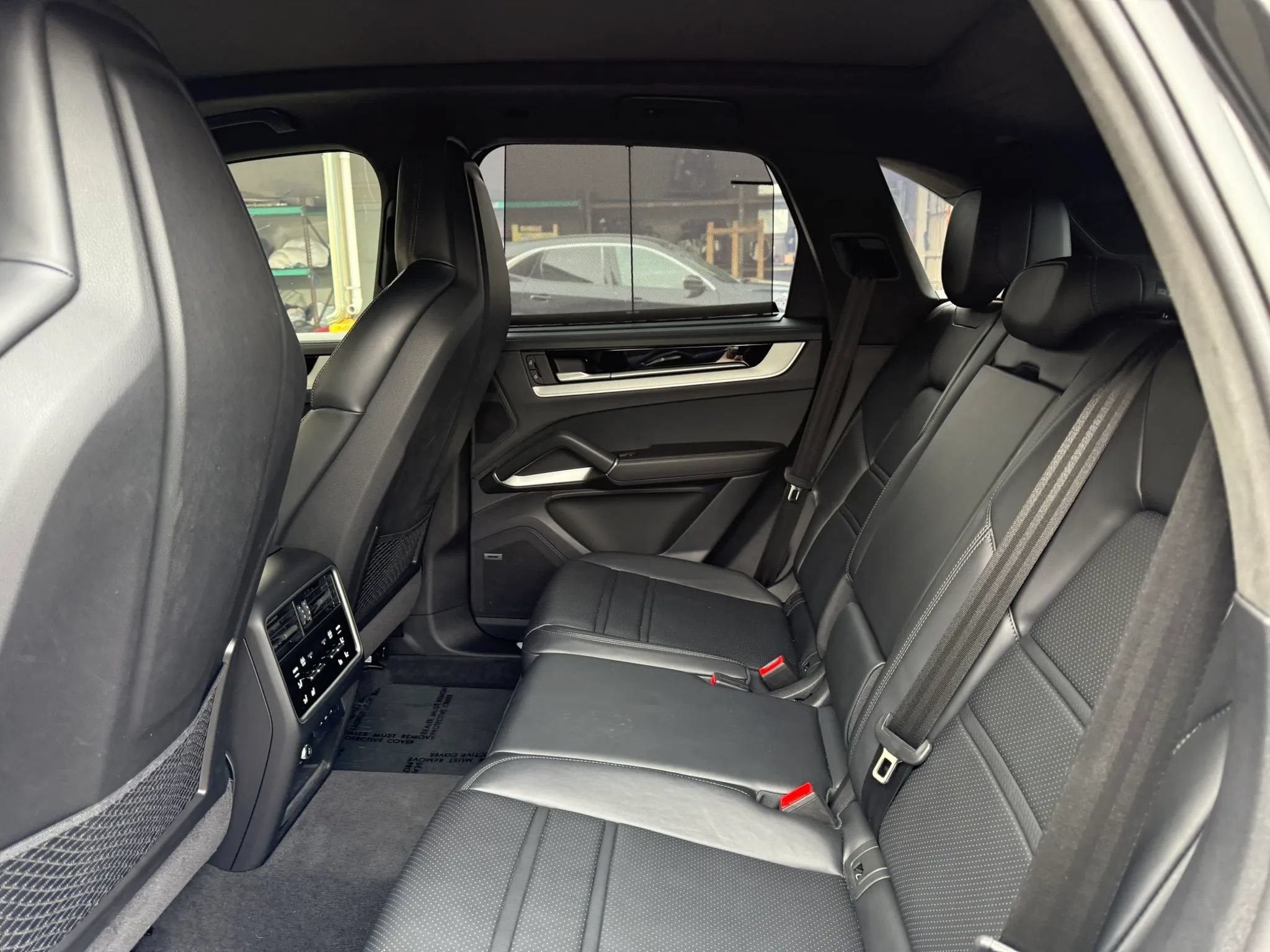 Used 2024 Porsche Cayenne Turbo AWD/4WD image 45