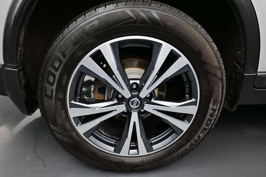 Used 2018 Nissan Rogue SL AWD/4WD image 32