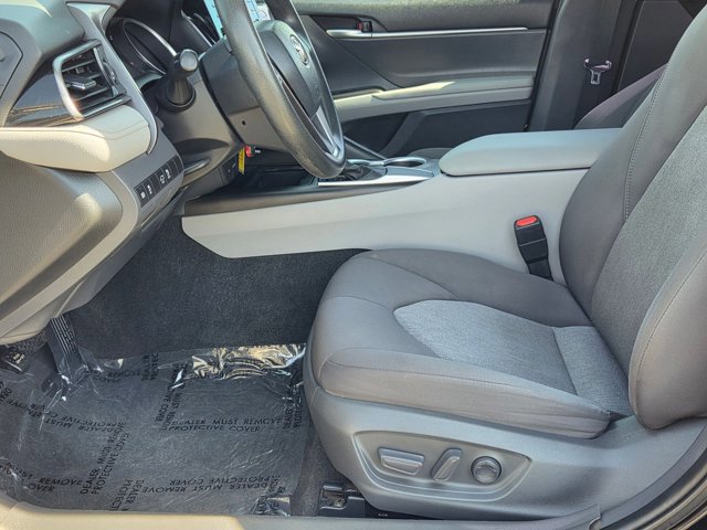 Used 2021 Toyota Camry LE image 15