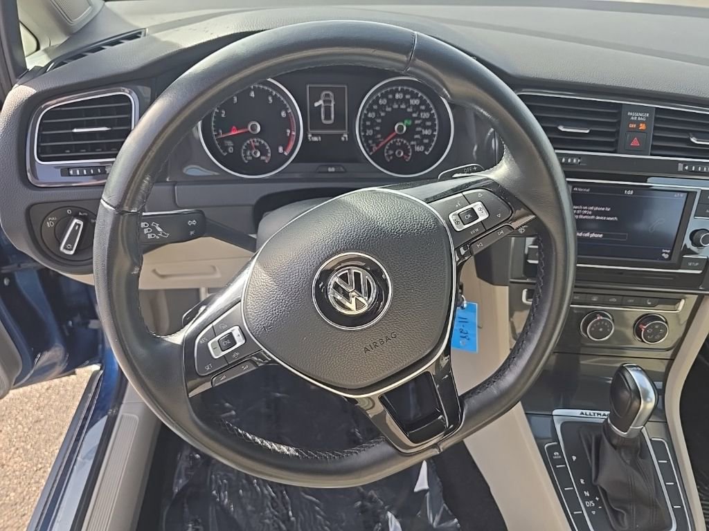Used 2019 Volkswagen Golf Alltrack S image 11