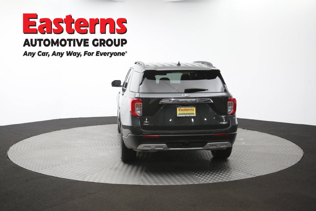 Used 2023 Ford Explorer XLT w/ Equipment Group 202A AWD/4WD image 43