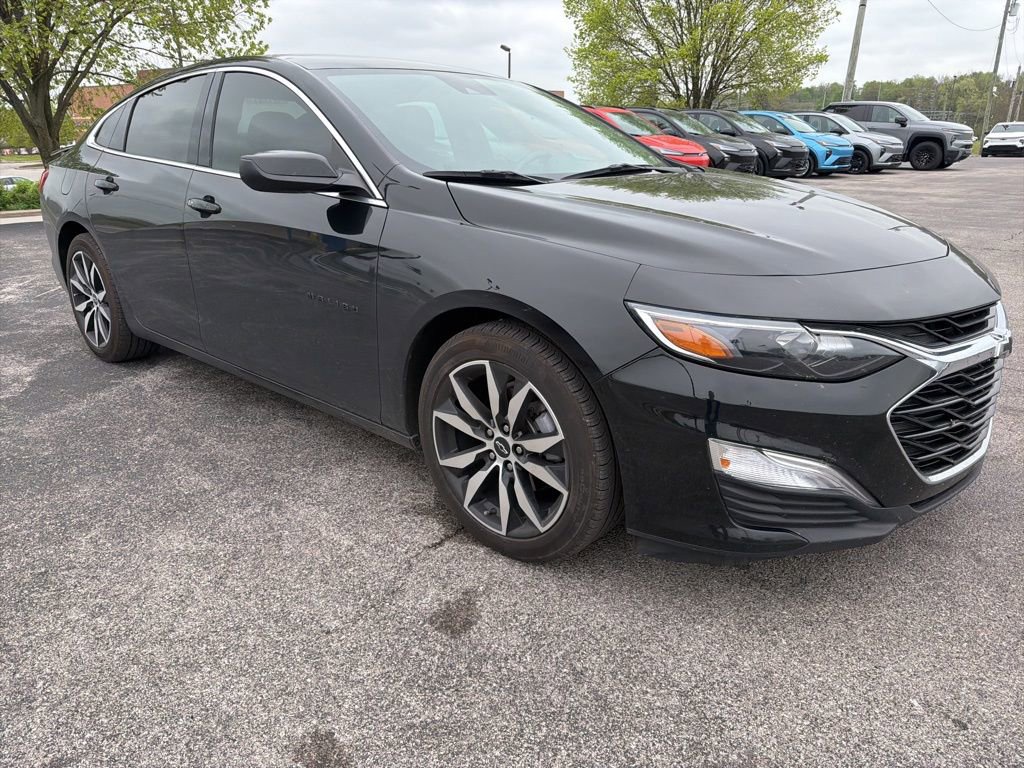 Used 2022 Chevrolet Malibu RS FWD image 2